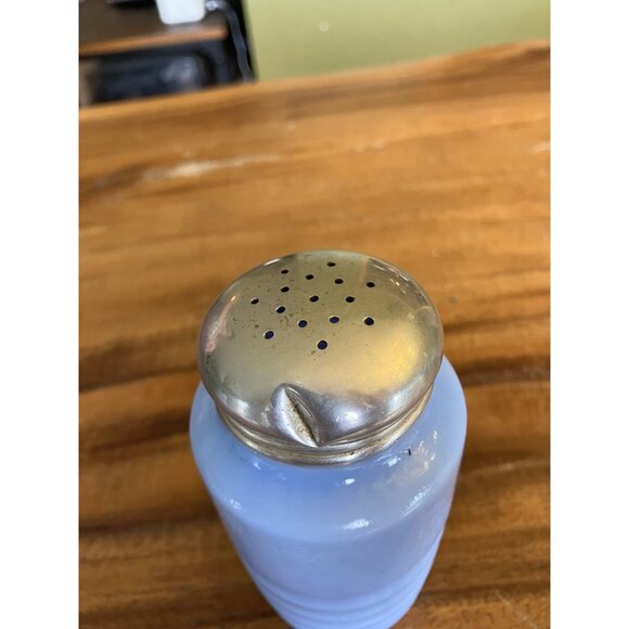 Vintage Jeannette Delphite Blue Ribbed Glass Pepper Shaker - Picture 6 of 13